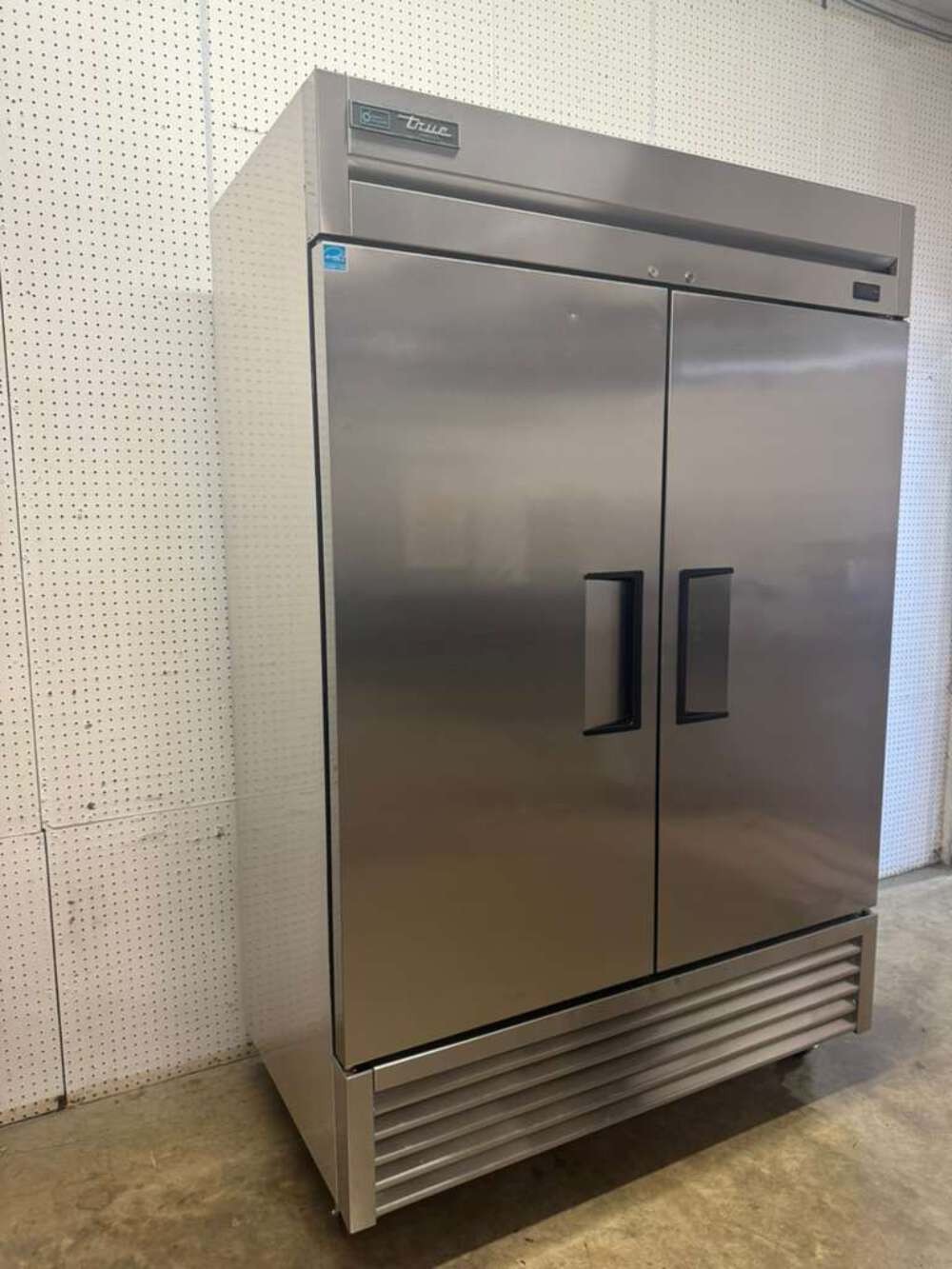 True T-49F-HC 2-Door Reach-In Refrigerator - 115V, Good