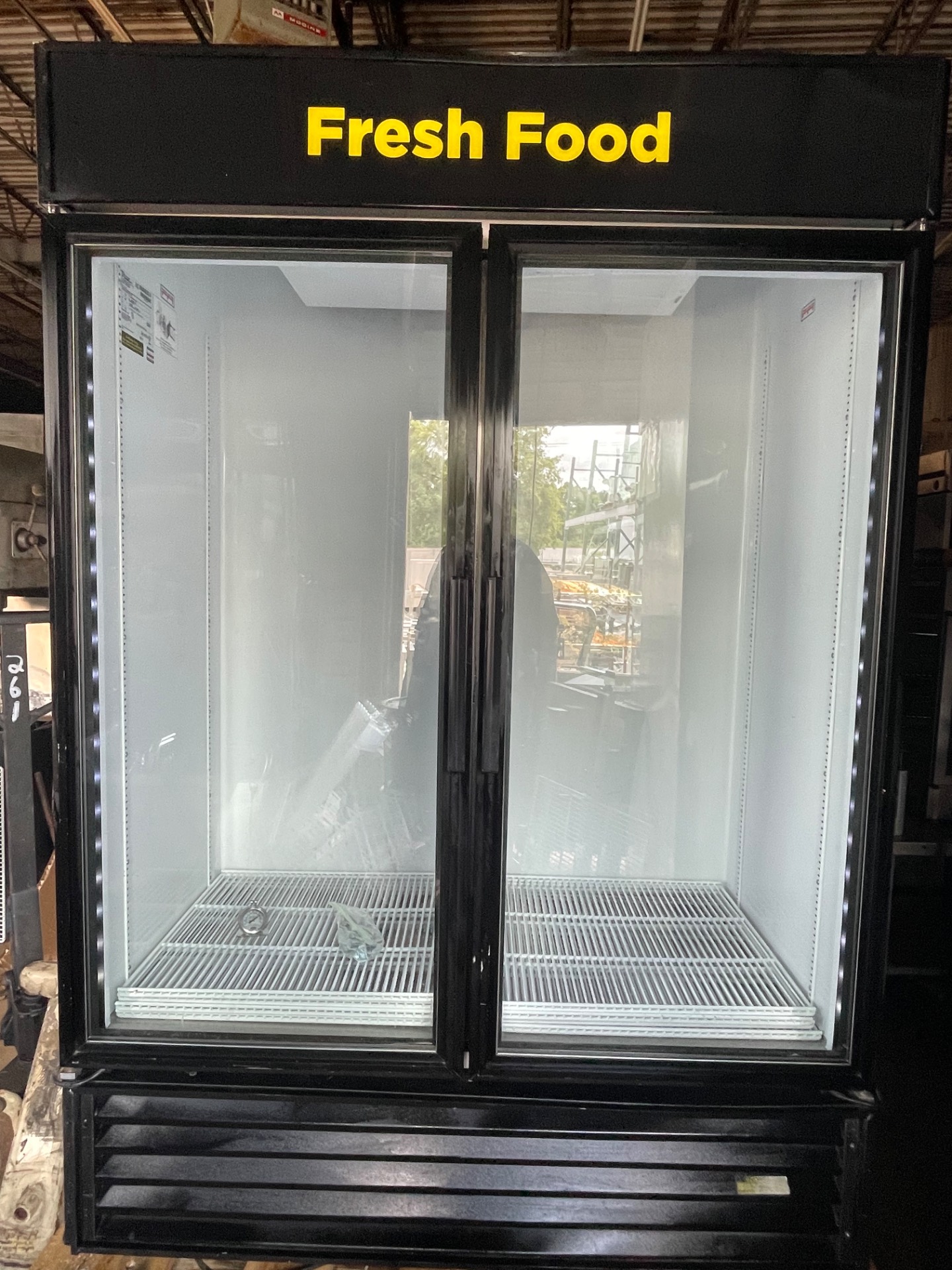 True GDM-49-LD Display Cooler 2-Doors – Good Condition