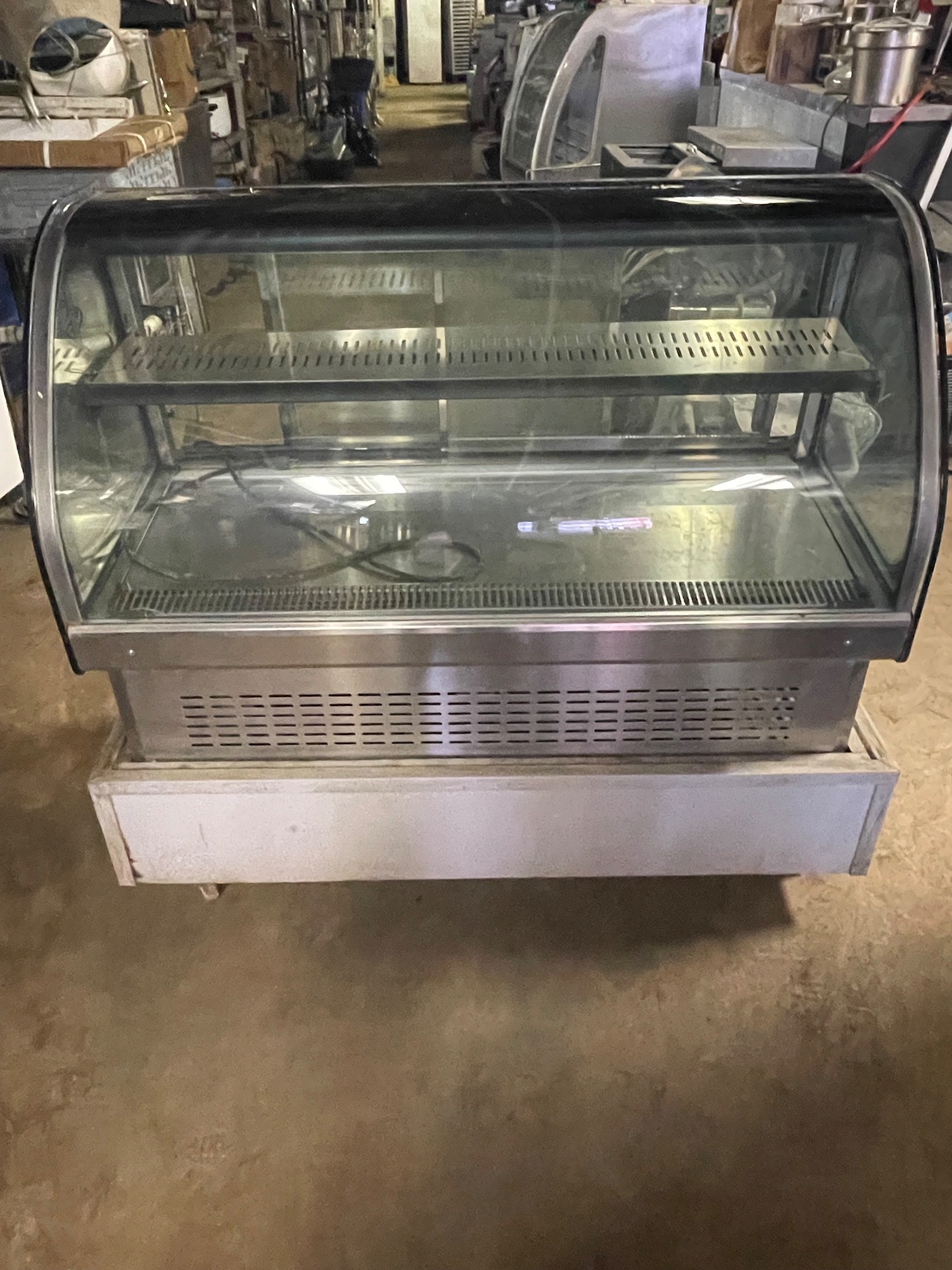 Vollrath RDE7148 Curved Refrigerated Display Case – Good